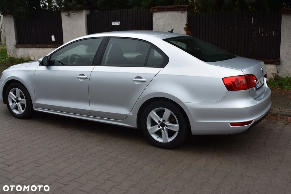 Volkswagen Jetta 1.6 TDI Comfortline CityLine - 10
