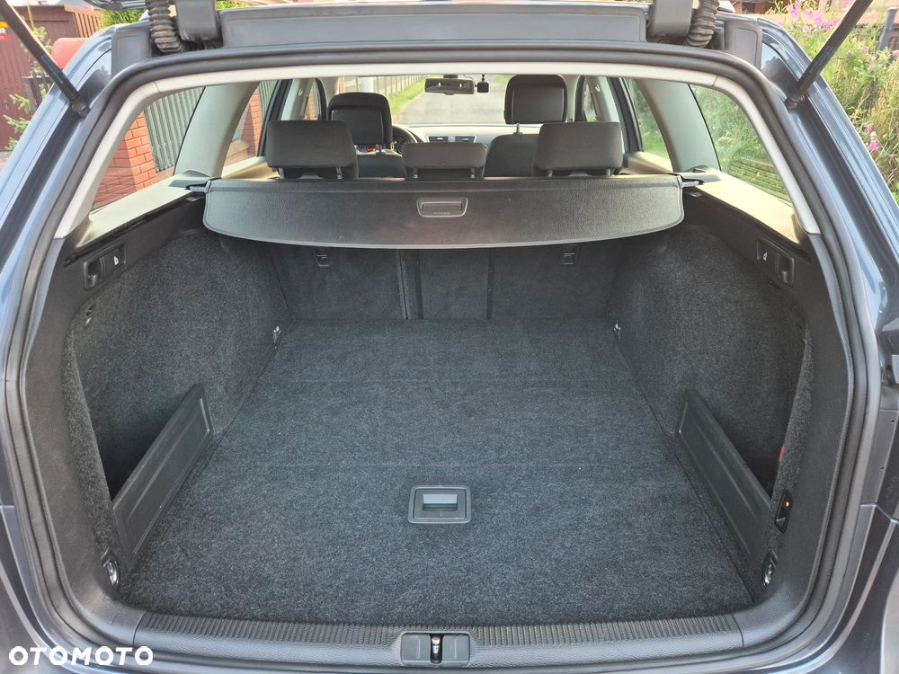 Volkswagen Passat 1.6 TDI Comfortline - 30