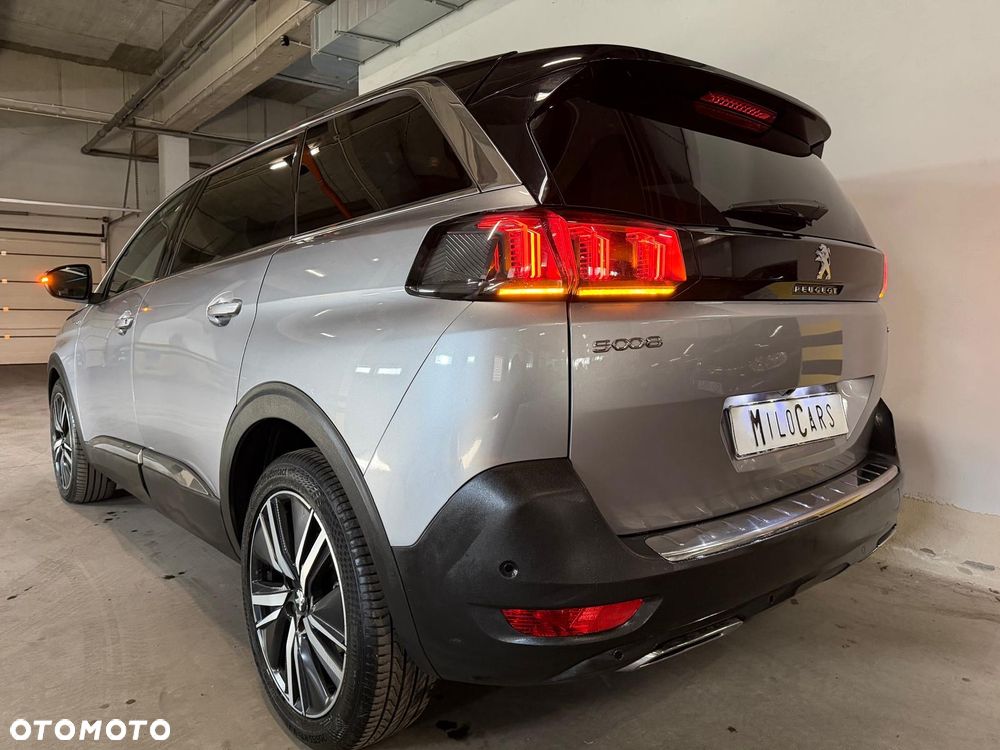 Peugeot 5008 2021