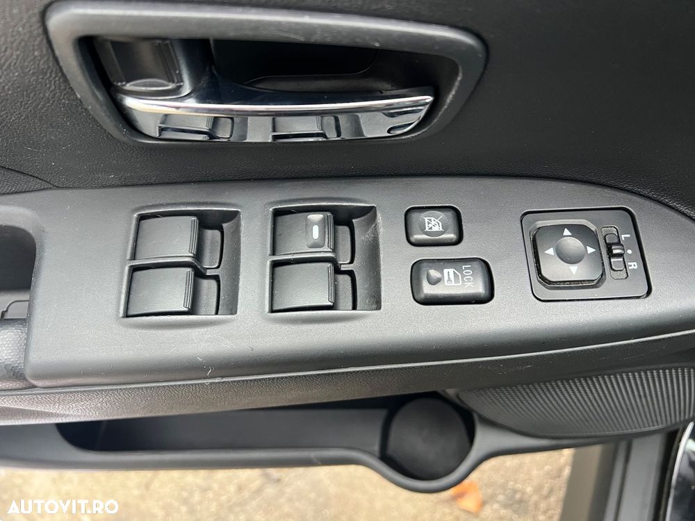 Mitsubishi ASX 1.8 DI-D 2WD Instyle - 12