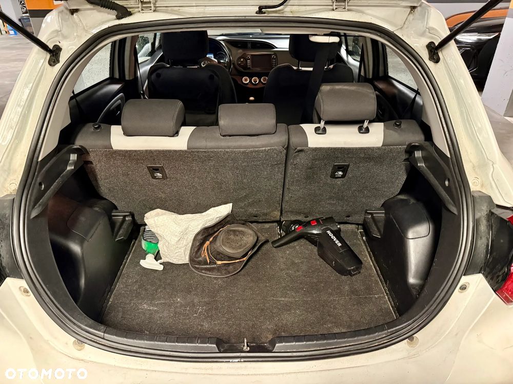 Toyota Yaris 1.5 Premium - 10