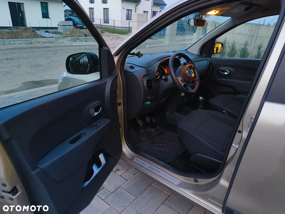 Dacia Lodgy 1.3 TCe Laureate S&S - 15