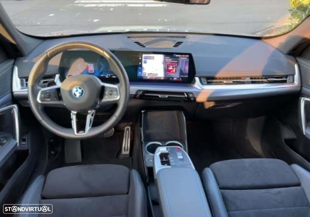 BMW iX1 xDrive30 Pack Desportivo M - 8