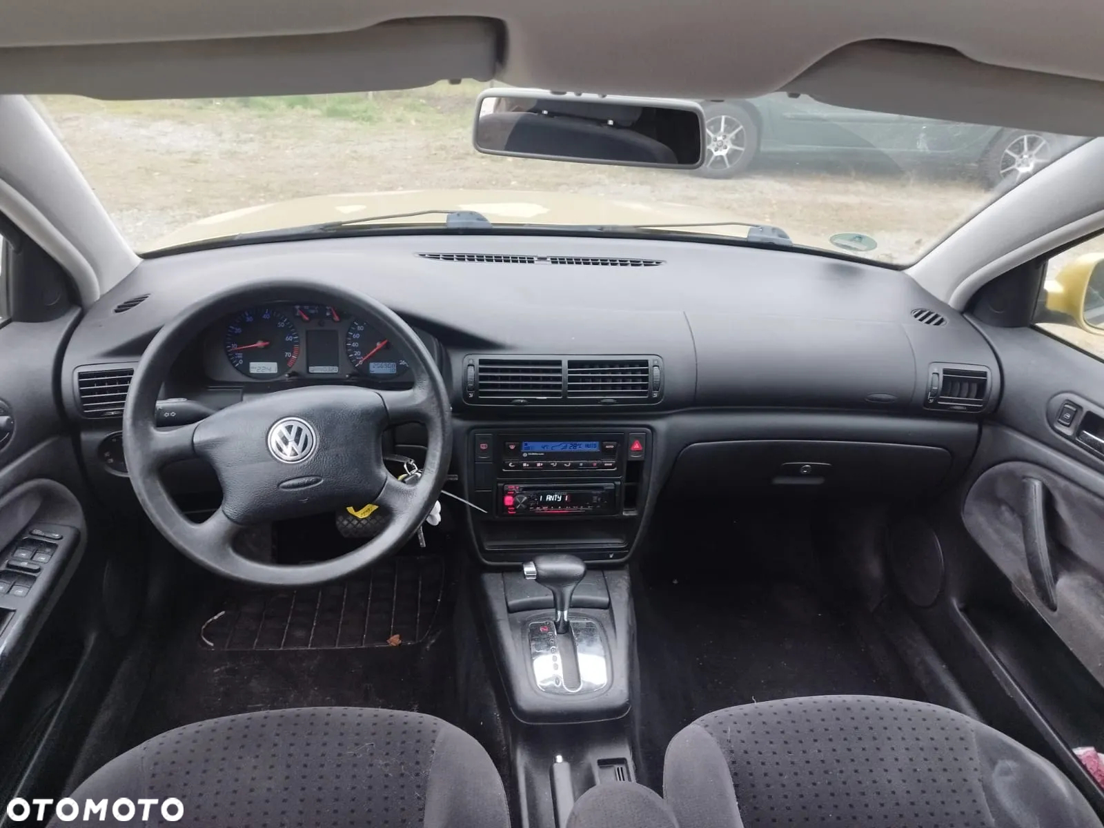 Volkswagen Passat - 20