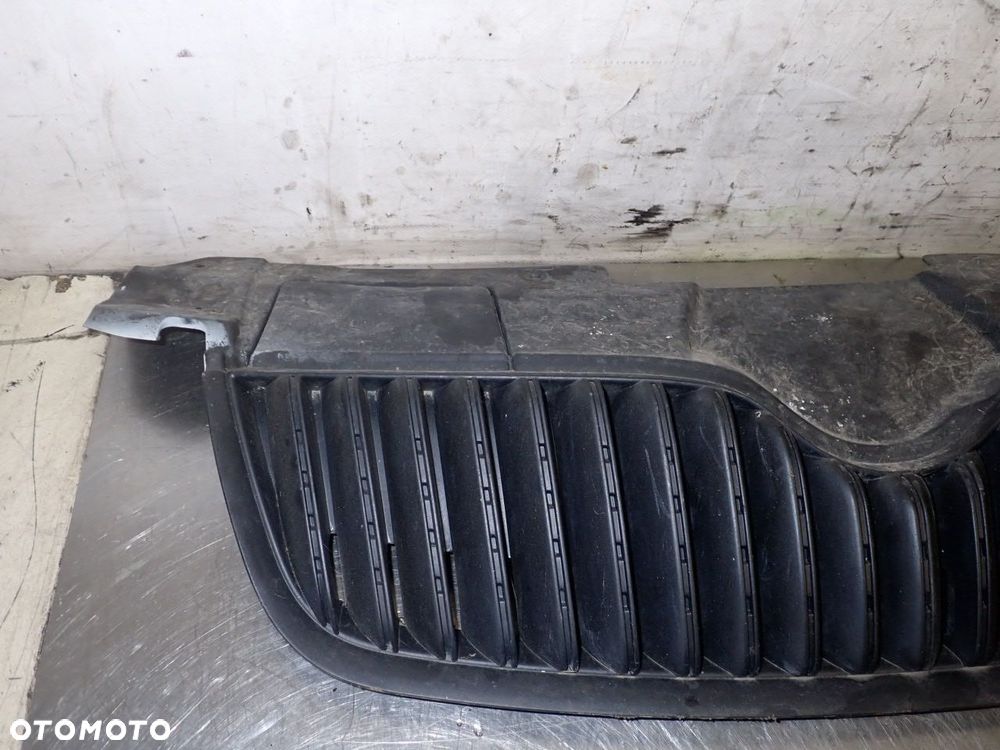 GRILL ATRAPA SKODA PRAKTIK 1.4 5J0853668 - 3