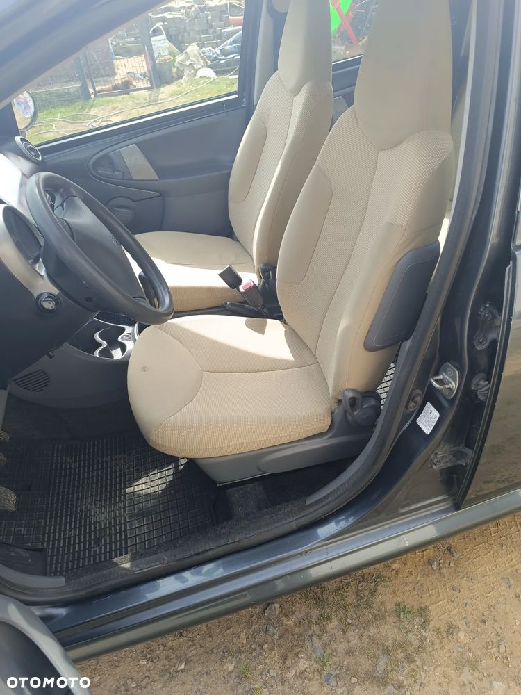 Peugeot 107 1.4 HDI Trendy - 8