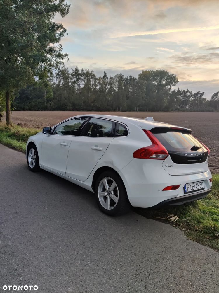 Volvo V40 D2 - 4