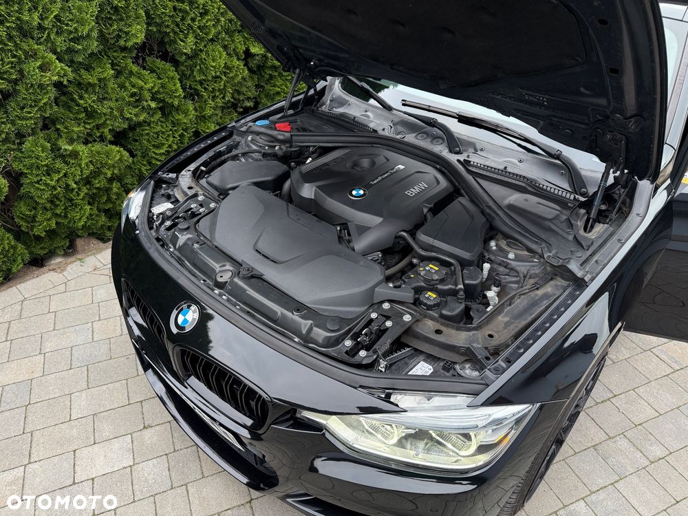 BMW Seria 3 330i Edition M Sport Shadow - 34