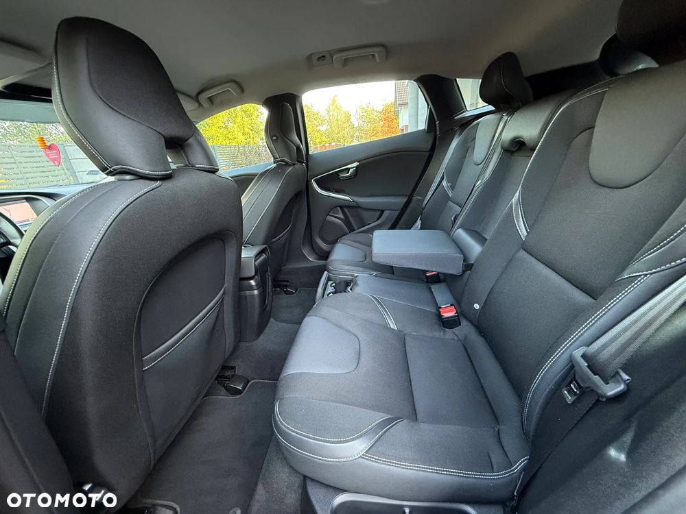 Volvo V40 D3 Momentum - 17