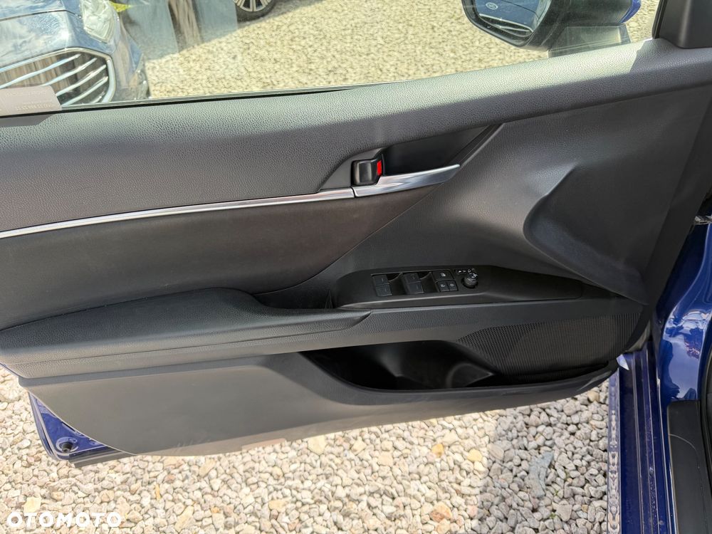 Toyota Camry 2.5 Hybrid Comfort CVT - 18