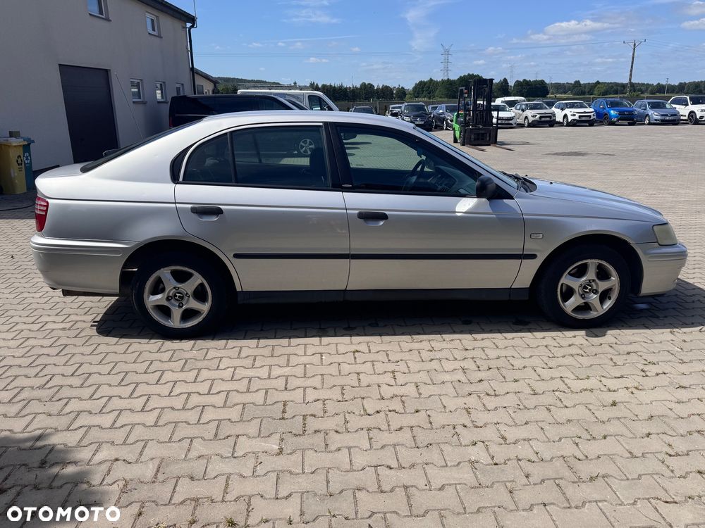 Honda Accord 1.8i LS - 10