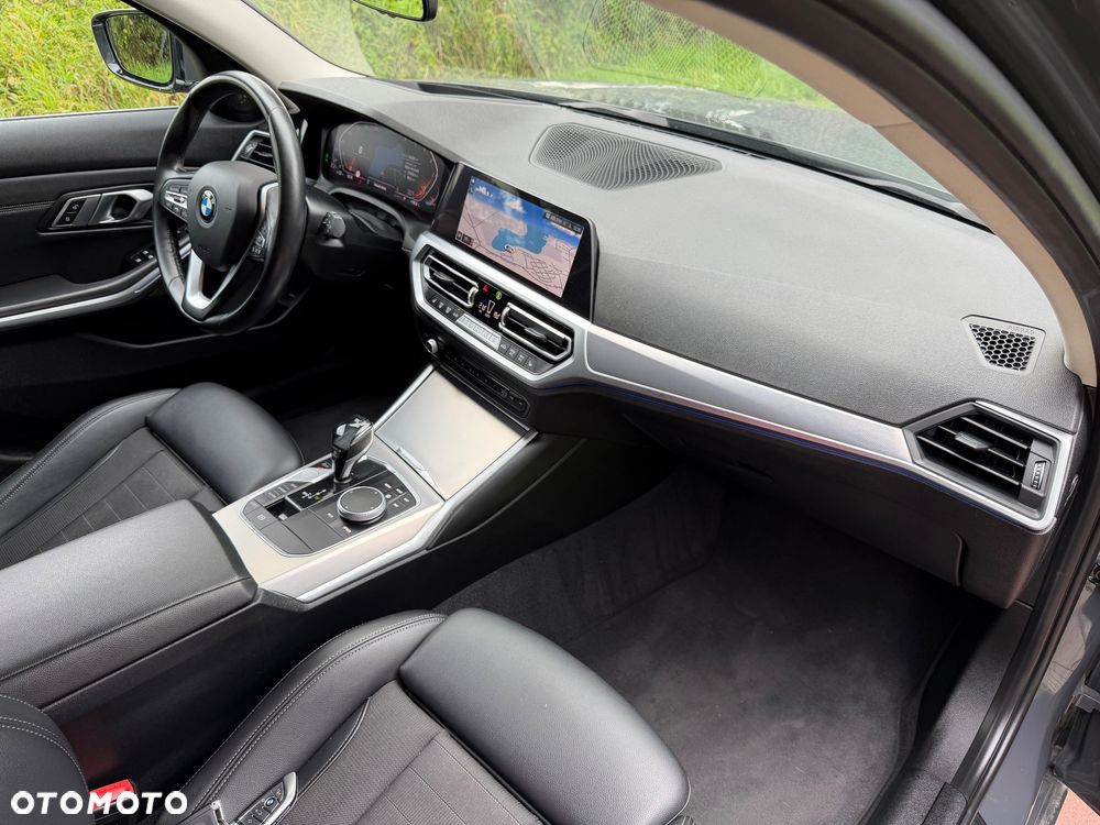 BMW Seria 3 320d Edition Luxury Line Purity - 11