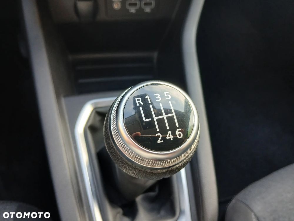 Renault Clio TCe 90 BUSINESS EDITION - 17