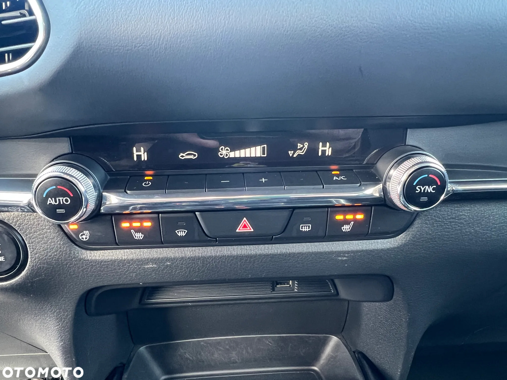 Mazda CX-30 SKYACTIV-X 2.0 M-Hybrid - 27