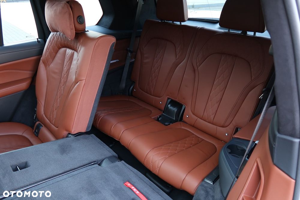 BMW X7 M50d sport - 39