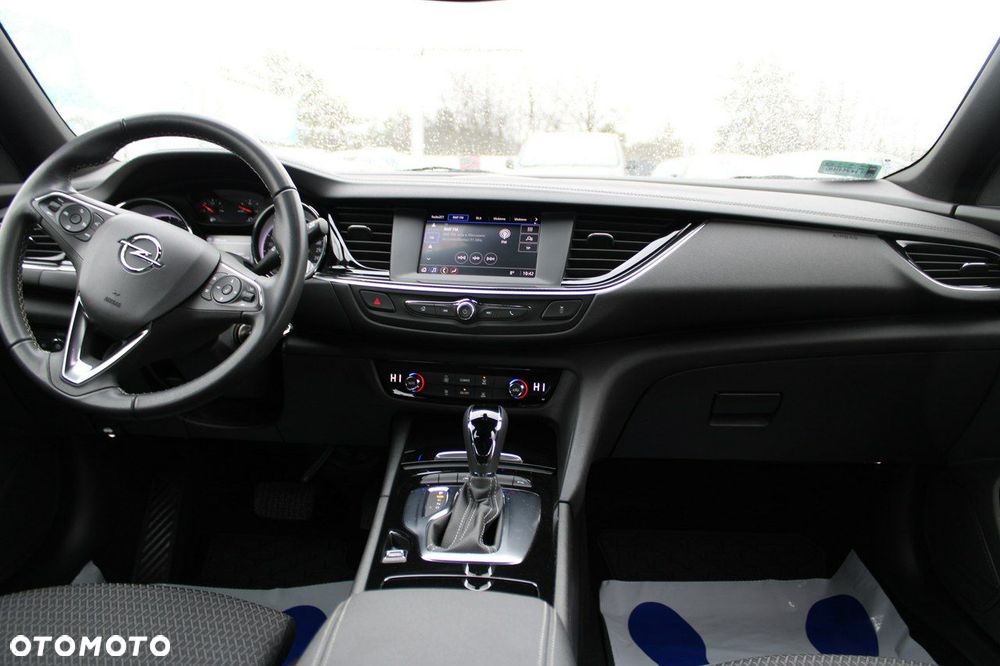 Opel Insignia - 18