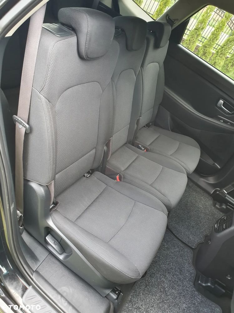 Kia Carens 1.6 GDI Dream-Team Edition - 25