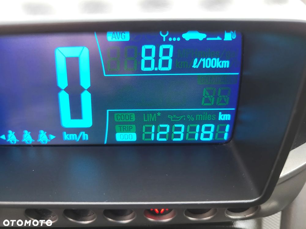 Chevrolet Aveo 1.6 LTZ - 27