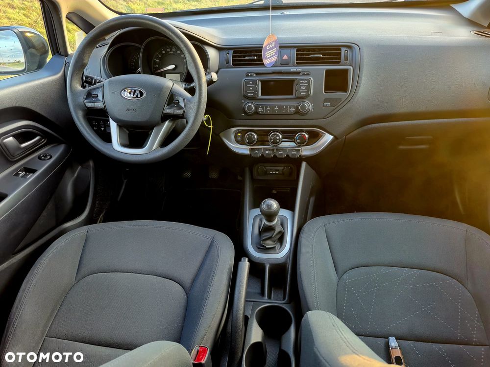Kia Rio 1.2 Attract - 11
