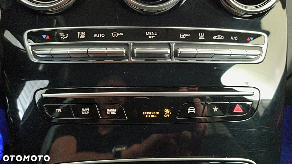 Mercedes-Benz GLC 300 e 4-Matic - 25