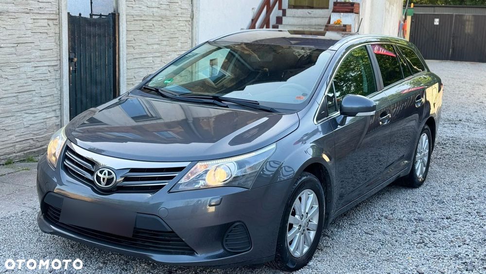 Toyota Avensis 1.6 Comfort - 4