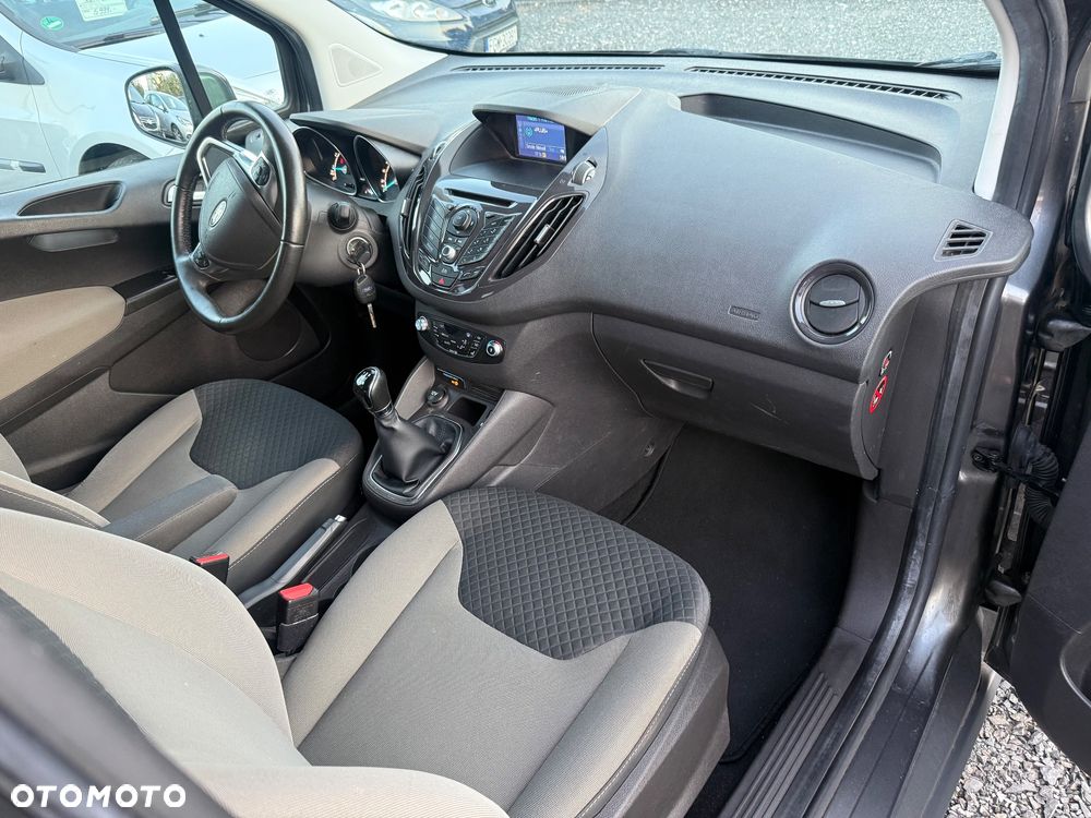 Ford Tourneo Courier 1.0 EcoBoost Titanium - 11