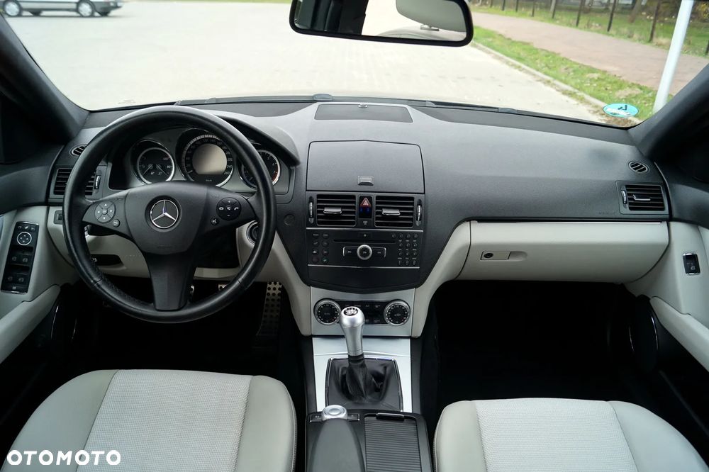Mercedes-Benz Klasa C 200 Kompressor Avantgarde - 24