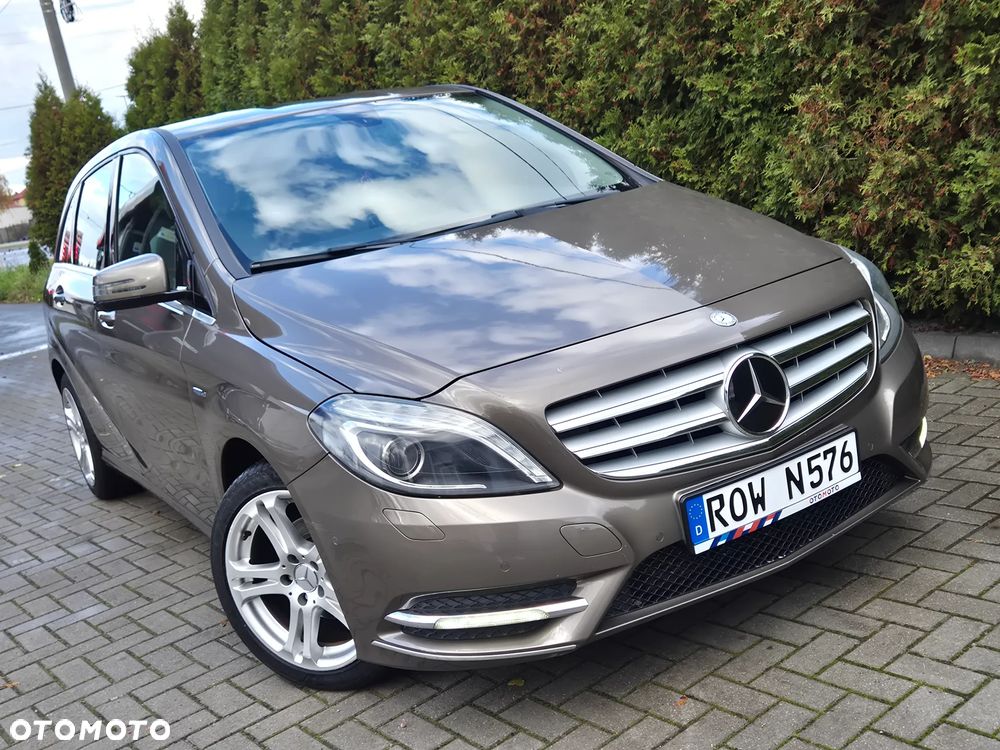 Mercedes-Benz Klasa B 180 7G-DCT UrbanStyle Edition - 19