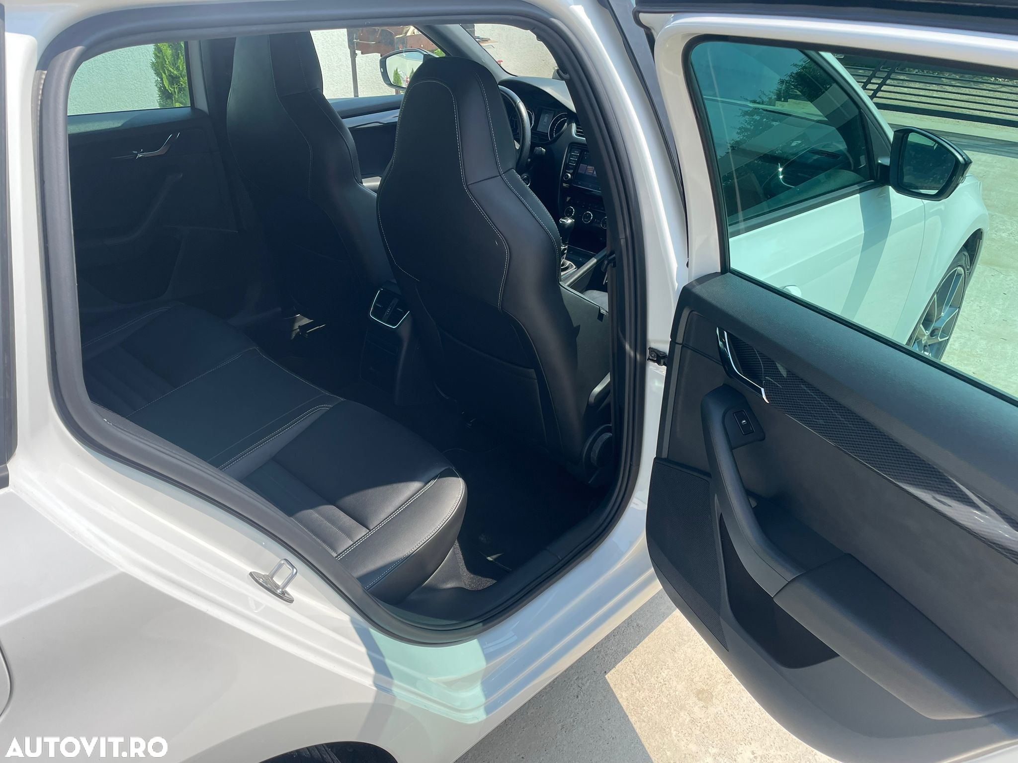 Skoda Octavia 2.0 TDI (Green tec) DSG RS - 6