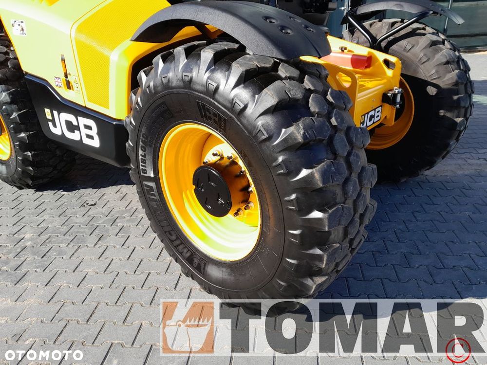 JCB 560-80 2023R agri - 19