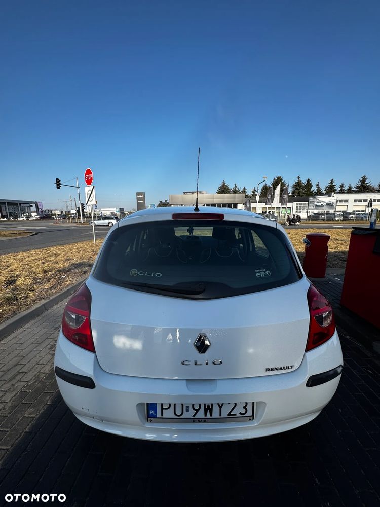 Renault Clio - 7