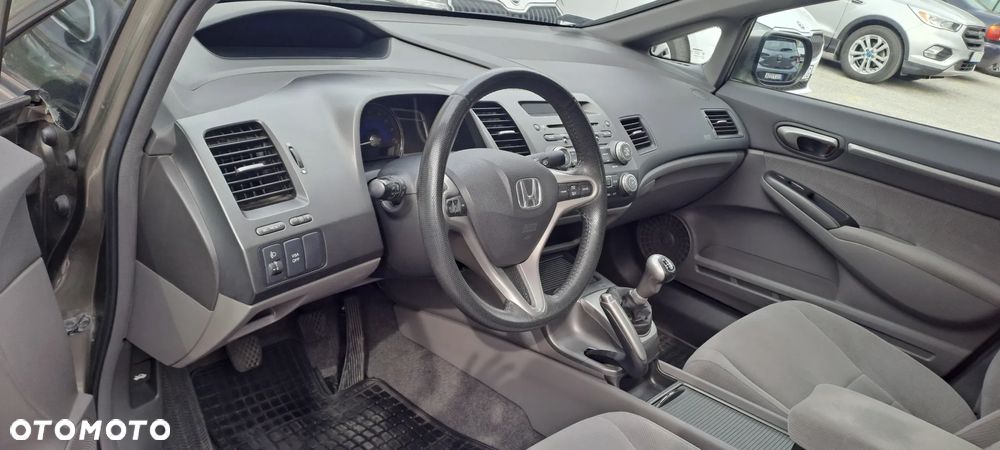 Honda Civic 1.8 Executive - 10