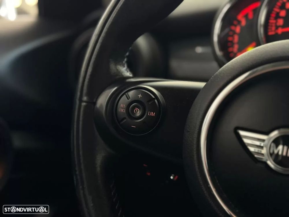 MINI 5 Portas Cooper D - 17