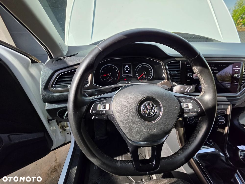 Volkswagen T-Roc - 23