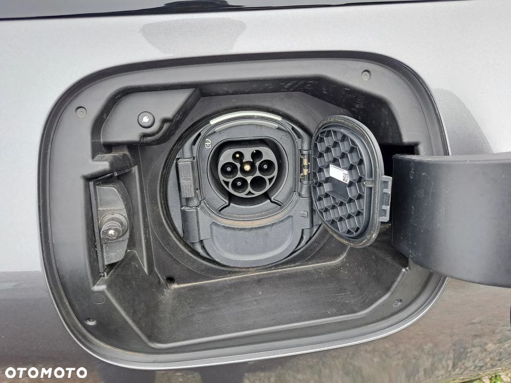 Mercedes-Benz CLA ver-250-e-shooting-brake-8g--dct-edition-amg-line - 30