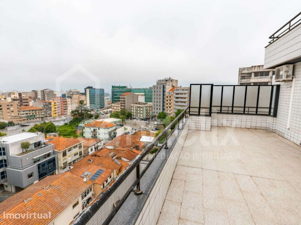 T4 exclusivo com 70 m² de terraço, no centro de Vila Nova de Gaia - View 3