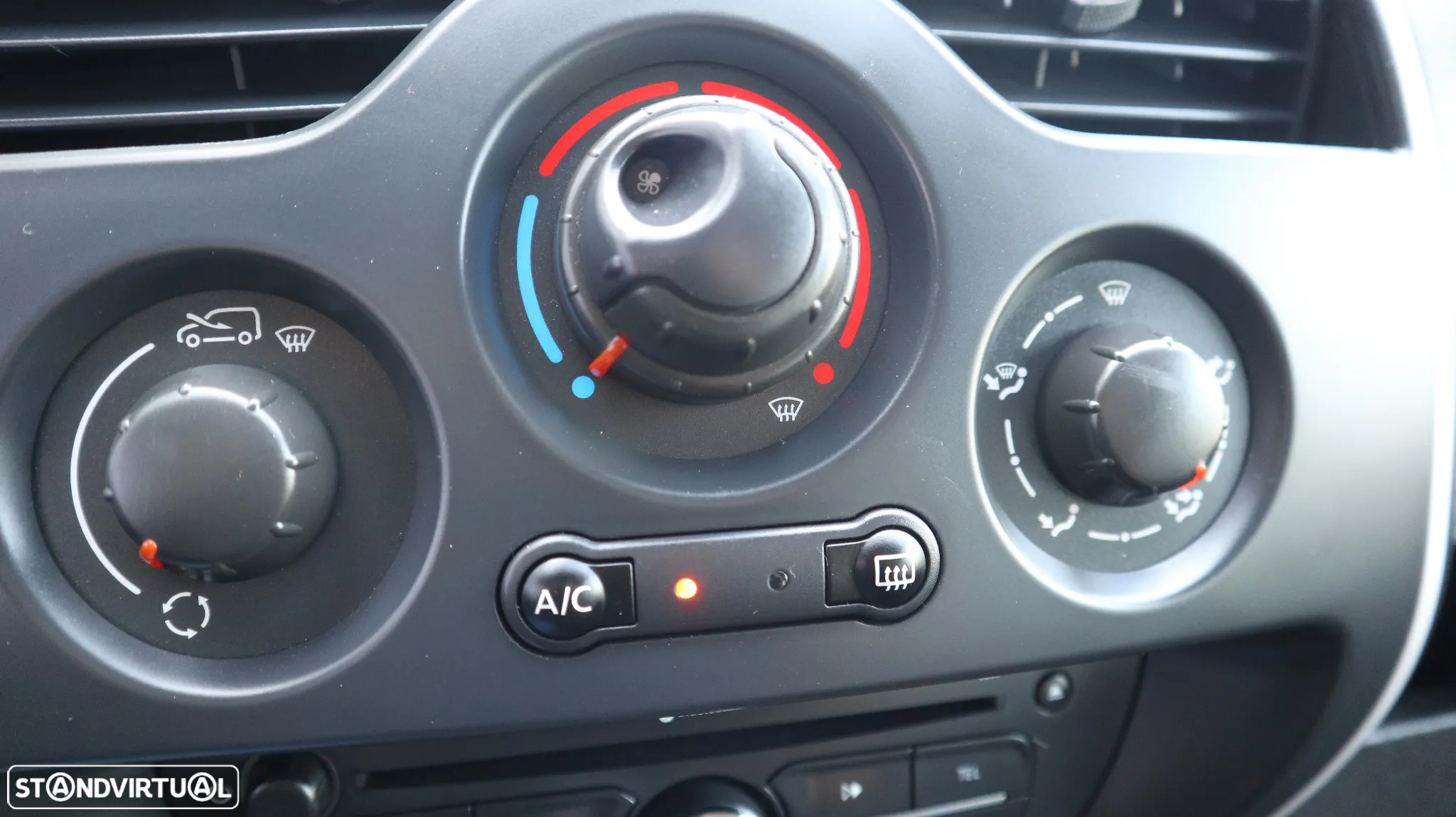 Renault Kangoo 1.5 dCI Blue 115 Maxi 4 lugares - 16