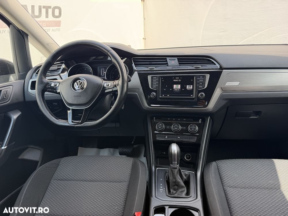 Volkswagen Touran 1.6 TDI SCR DSG Join - 8
