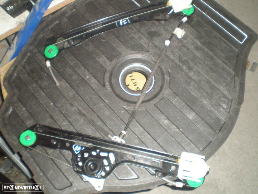 Elevador Sem Motor 7138466 BMW E87 2006 5P FD - 2