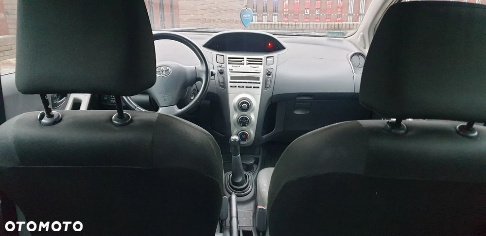 Toyota Yaris - 18