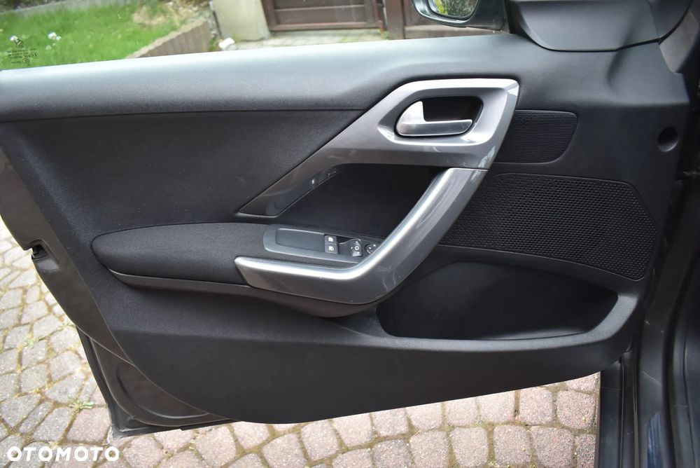 Peugeot 2008 1.6 BlueHDi Style - 9