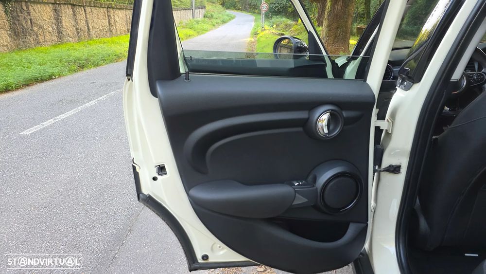 MINI 5 Portas Cooper D 60 Years Chili - 23