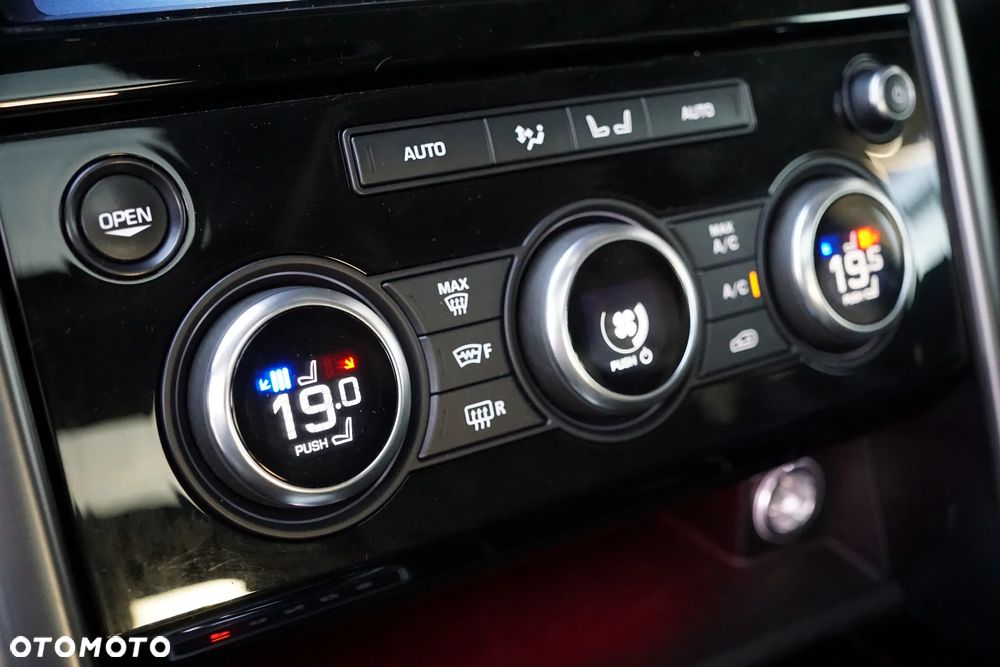 Land Rover Discovery V 3.0 TD6 First Edition - 23