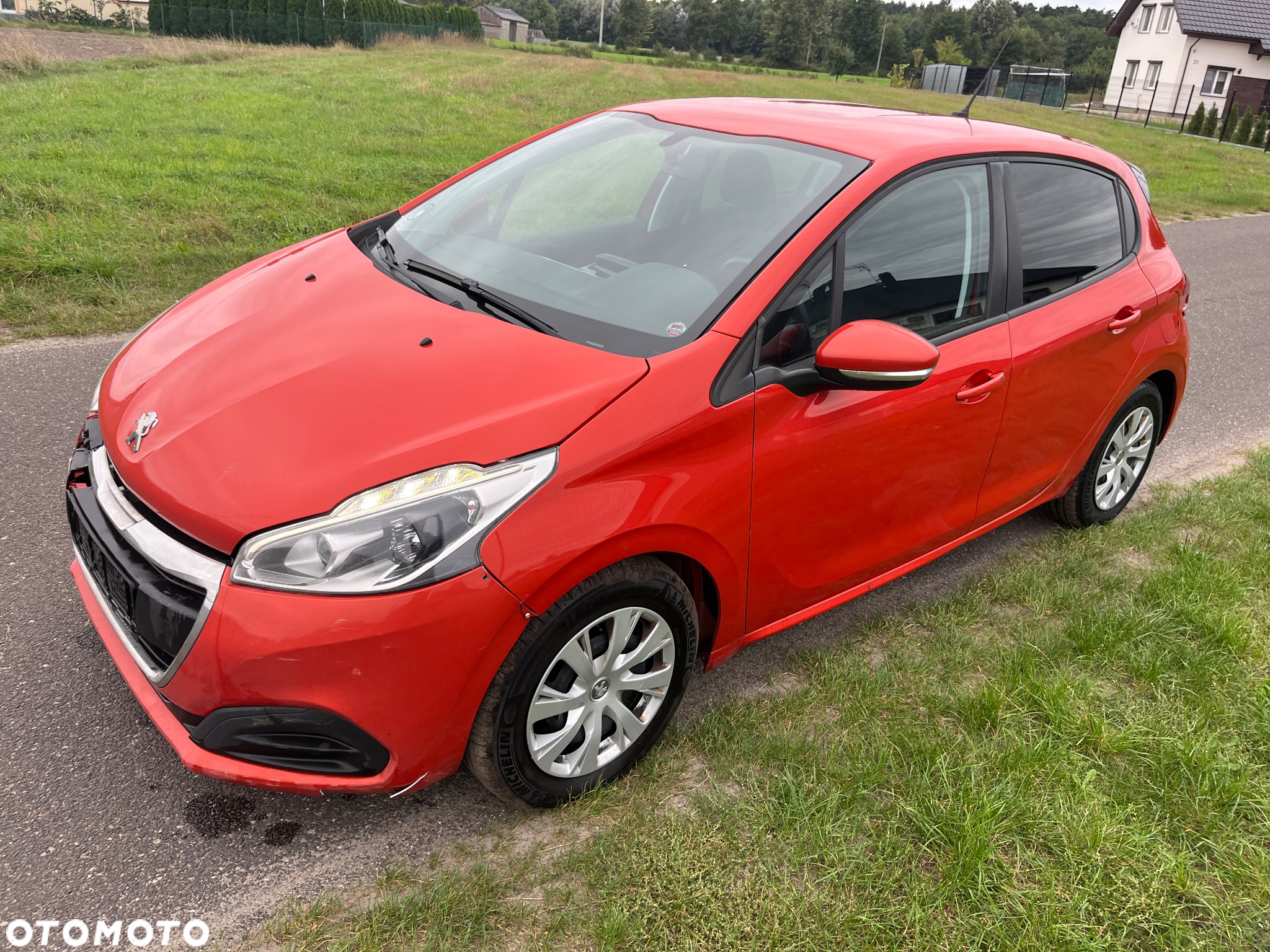 Peugeot 208 1.6 BlueHDi Allure S&S - 7