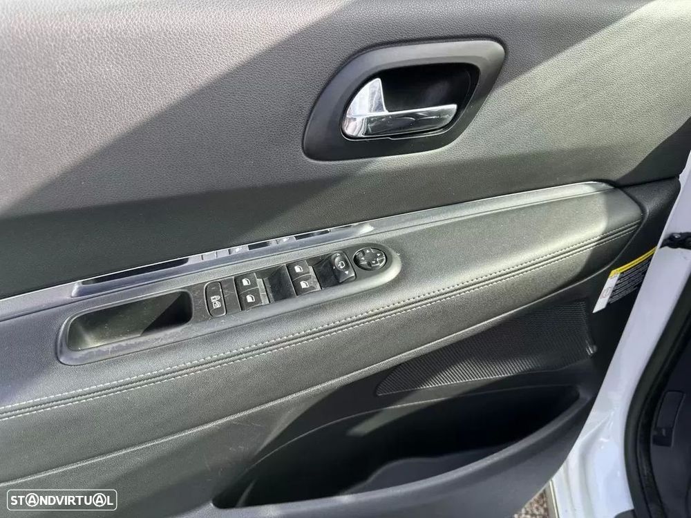 Peugeot 3008 1.6 e-HDi Allure 2-Tronic - 25