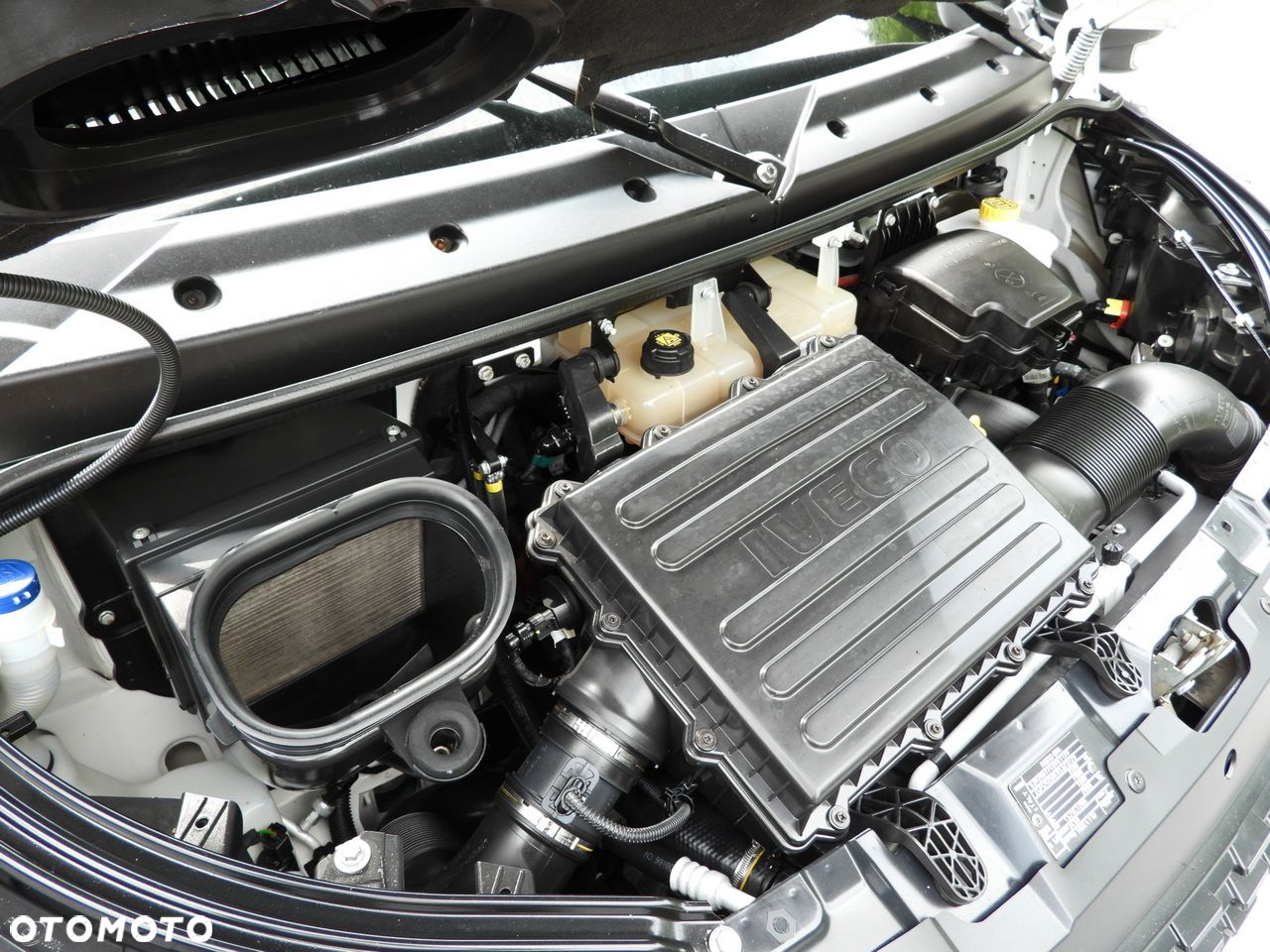 Iveco DAILY 35C14 WYWROTKA PODWÓJNA KABINA DOKA 6 MIEJSC TEMPOMAT BLIŹNIACZE KOŁA KLIMATYZACJA  140KM - 27