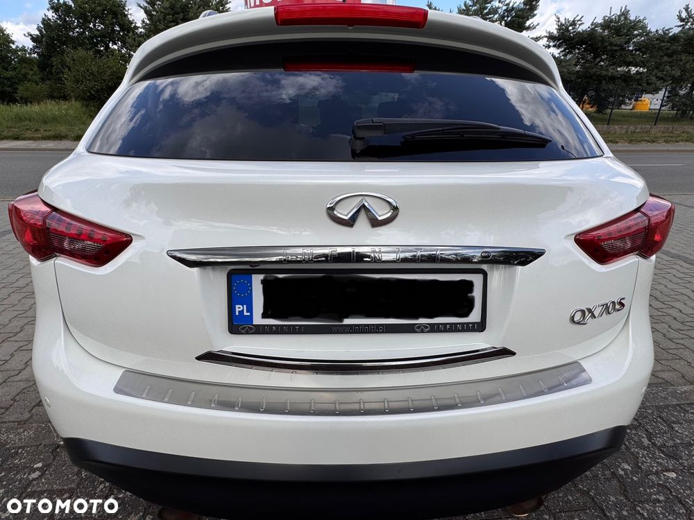 Infiniti QX70 3.7 S Design - 9