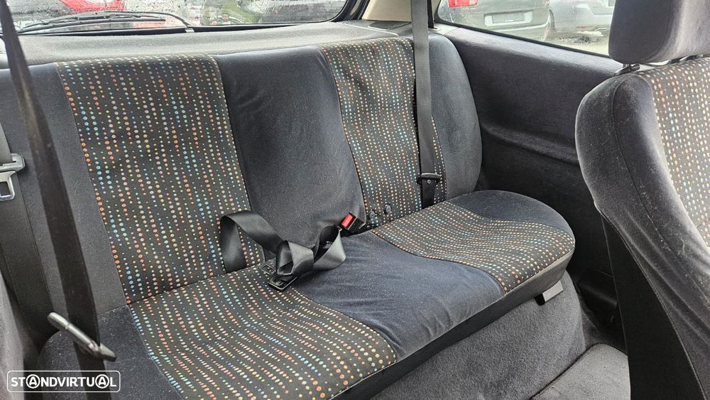 Opel Corsa 1.4 16V Sport - 9