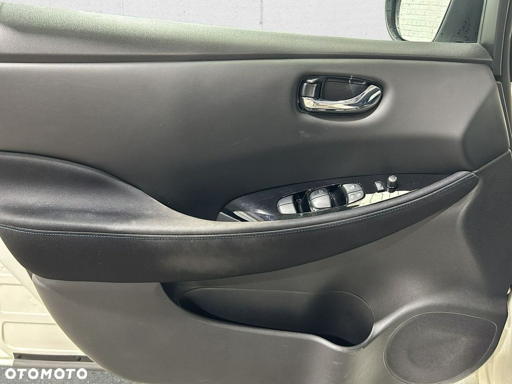 Nissan Leaf - 10