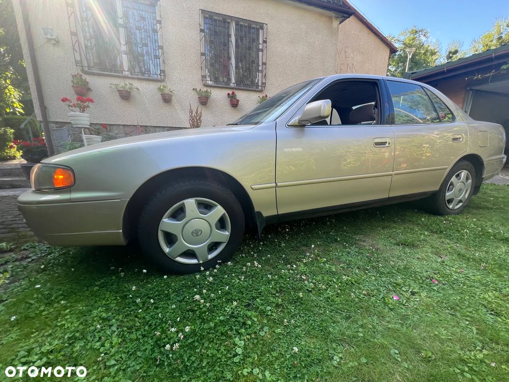 Toyota Camry 3.0 V6 LE - 8